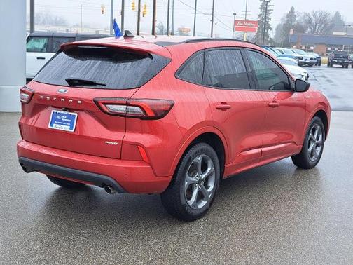 2023 Ford Escape ST-LINE