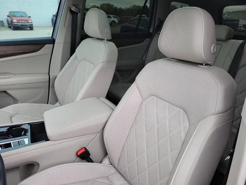 Silver Mist Metallic 2025 Volkswagen Atlas 2.0T SEL PREMIUM R-LINE