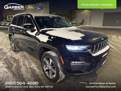 2022 Jeep Grand Cherokee BASE