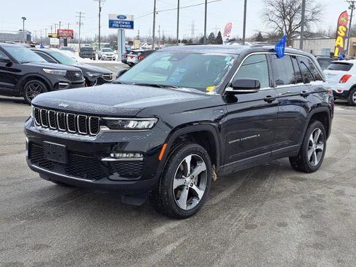 2022 Jeep Grand Cherokee BASE