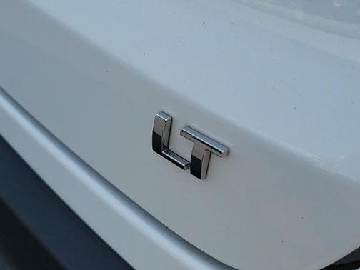 Summit White 2024 Chevrolet Trax LT