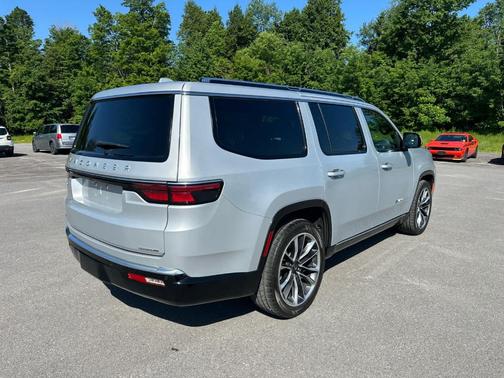 Silver Zynith 2022 Jeep Wagoneer Series III