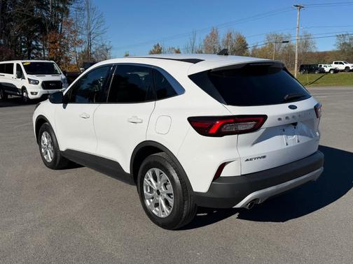 Oxford White 2023 Ford Escape Active