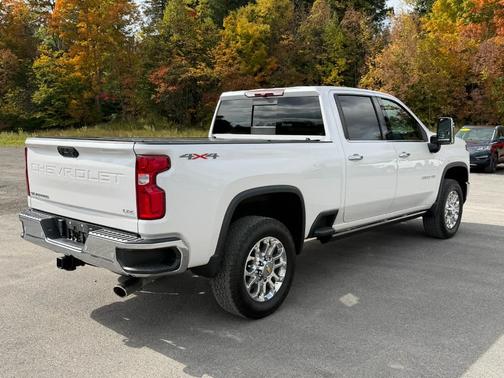 Iridescent Pearl Tricoat 2024 Chevrolet Silverado 2500 LTZ