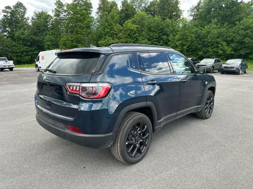 Fathom Blue Pearlcoat 2026 Jeep Compass Latitude