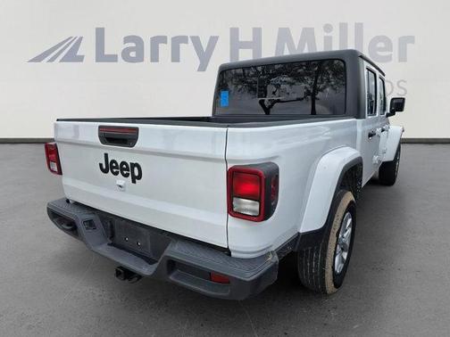 2023 Jeep Gladiator Sport