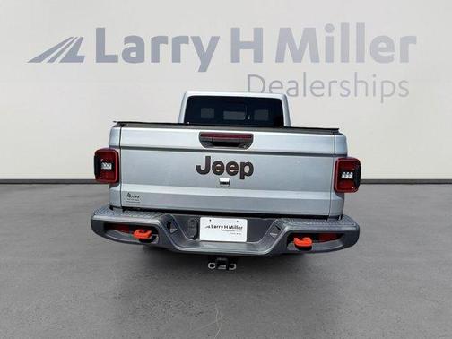 Silver Zynith Clearcoat 2022 Jeep Gladiator Mojave