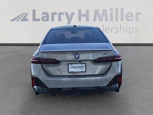 2025 BMW i5 eDrive40