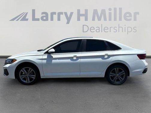 Opal White Pearl Effect 2023 Volkswagen Jetta 1.5T SE