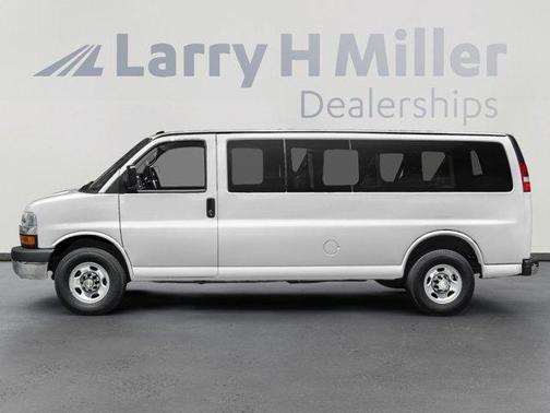 Summit White 2018 Chevrolet Express 3500 LS
