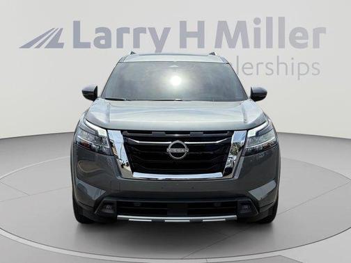 Gun Metallic 2023 Nissan Pathfinder Platinum