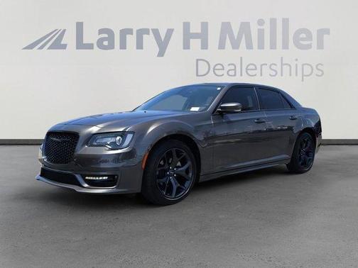 2022 Chrysler 300 Touring L