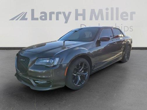 2022 Chrysler 300 Touring L