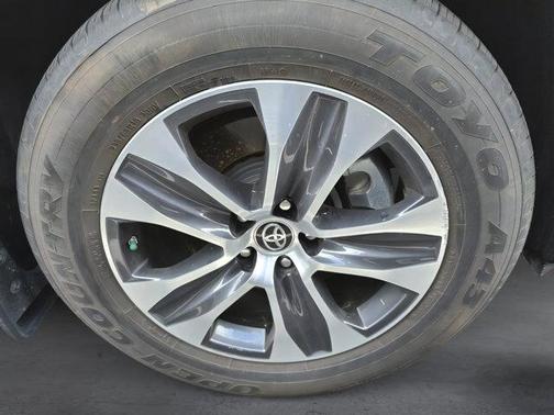 2024 Toyota Highlander Hybrid XLE