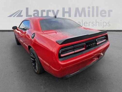 2018 Dodge Challenger 392 Hemi Scat Pack Shaker