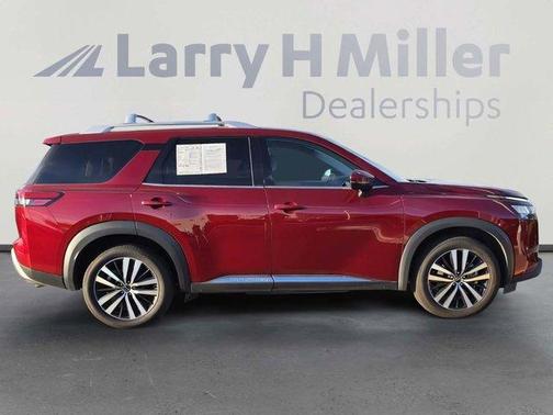 2023 Nissan Pathfinder Platinum