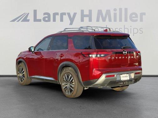 2023 Nissan Pathfinder Platinum