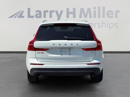 Ice White 2021 Volvo XC60 T5 Momentum