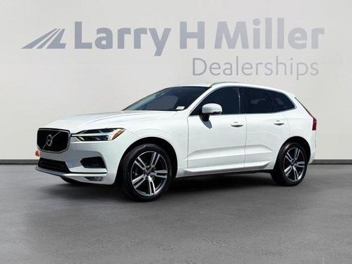 Ice White 2021 Volvo XC60 T5 Momentum