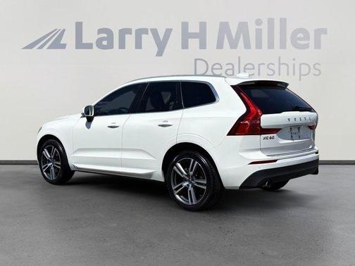 Ice White 2021 Volvo XC60 T5 Momentum