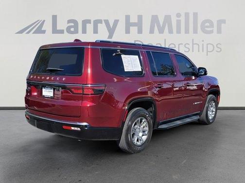 2023 Jeep Wagoneer Base