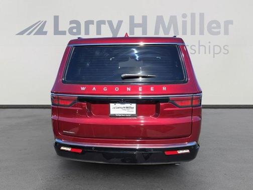 2023 Jeep Wagoneer Base