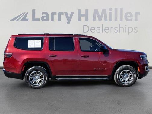 2023 Jeep Wagoneer Base