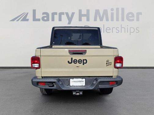 2022 Jeep Gladiator Sport