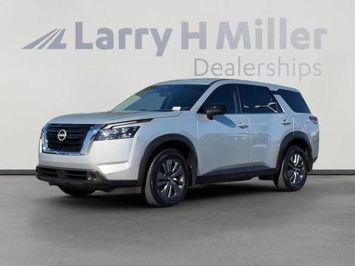 2024 Nissan Pathfinder S