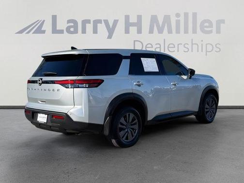 2024 Nissan Pathfinder S