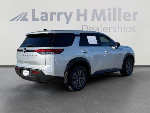 2024 Nissan Pathfinder S