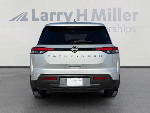 2024 Nissan Pathfinder S