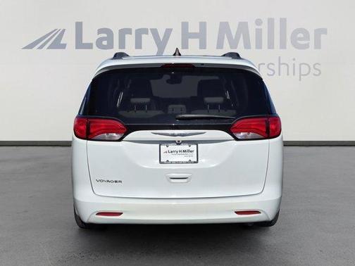 2021 Chrysler Voyager LXI