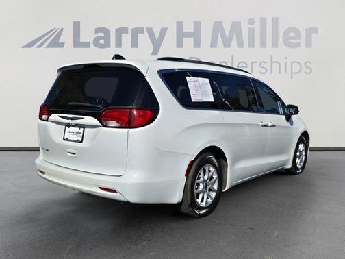 2021 Chrysler Voyager LXI