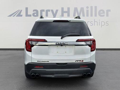 2023 GMC Acadia AT4