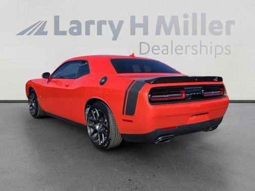 2016 Dodge Challenger 392 Hemi Scat Pack Shaker