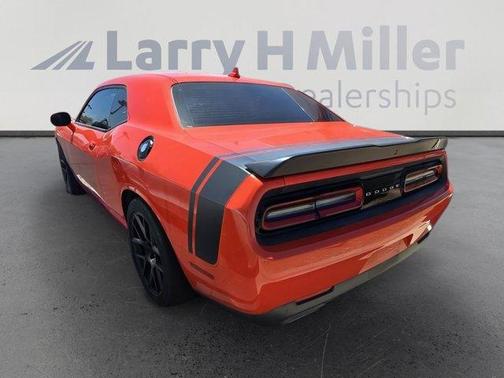 2016 Dodge Challenger 392 Hemi Scat Pack Shaker