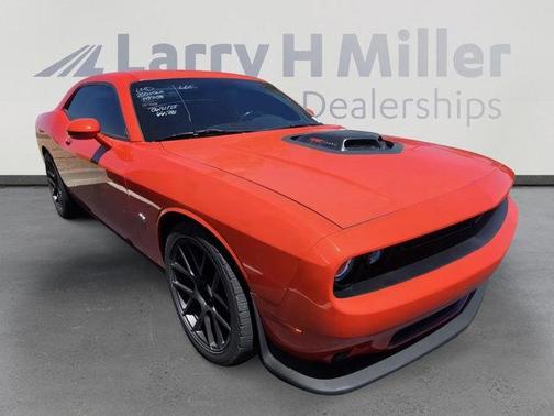 2016 Dodge Challenger 392 Hemi Scat Pack Shaker