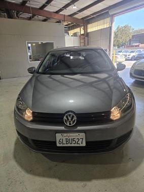 2010 Volkswagen Golf 4-Door