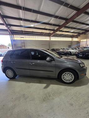 2010 Volkswagen Golf 4-Door