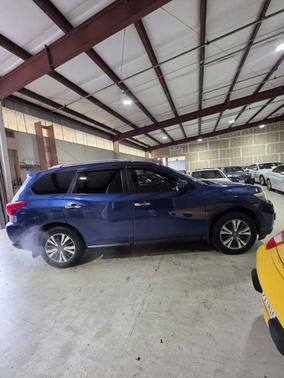 2017 Nissan Pathfinder S