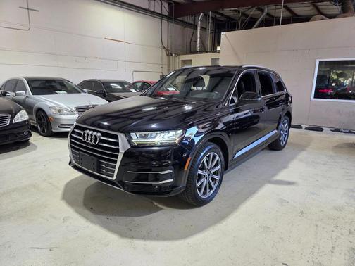 Black 2017 Audi Q7 3.0T Premium