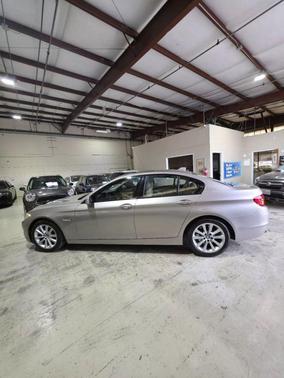 2011 BMW 528 528i Sedan 4D