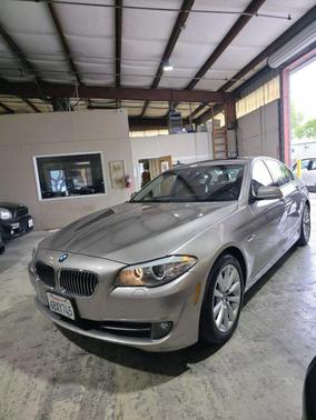 2011 BMW 528 528i Sedan 4D