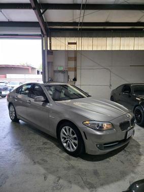 2011 BMW 528 528i Sedan 4D