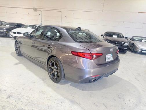 2017 Alfa Romeo Giulia Ti