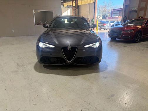 2017 Alfa Romeo Giulia Ti