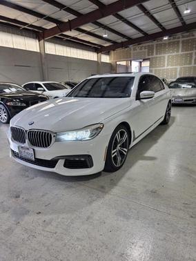 2016 BMW 740 740i Sedan 4D
