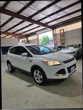 White 2014 Ford Escape SE