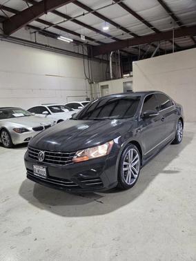 2017 Volkswagen Passat 1.8T R-Line w/Comfort